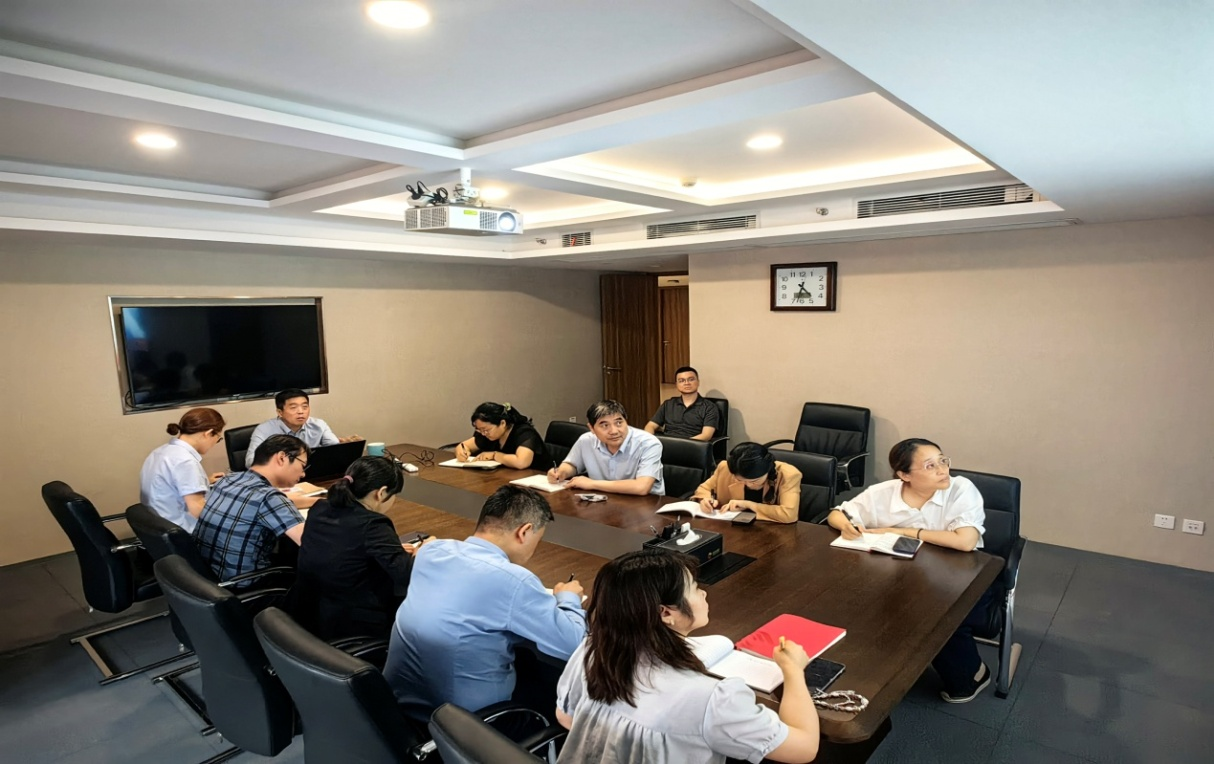 戰略運營中心與固定收益部聯合黨支部開展深入貫徹中央八項規定精神學習教育專題黨課